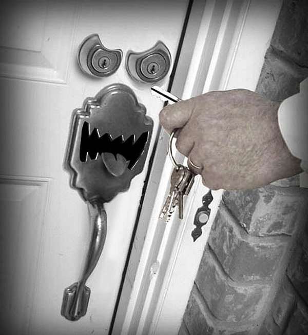 Scary Door Lock picture