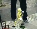 this dude controls his skeleton dummy perfectly